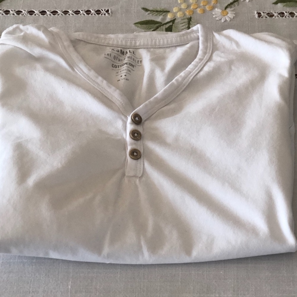 Cotton On Top White Henley V Neck short sleeve 3 Buttons ultra Soft Cotton